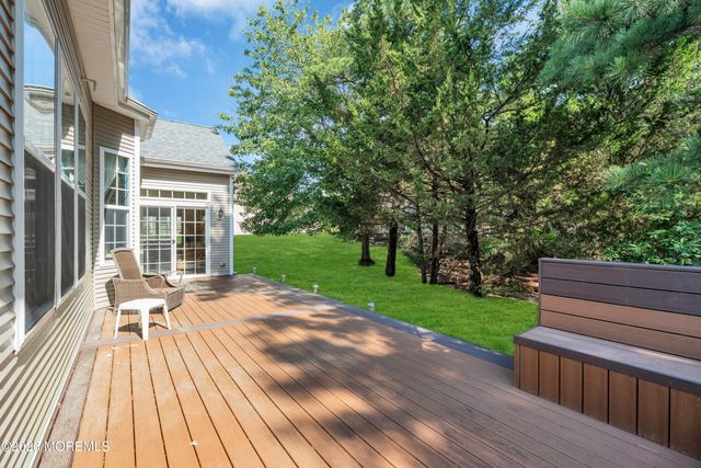 7 Estuary Court, Barnegat, NJ 08005