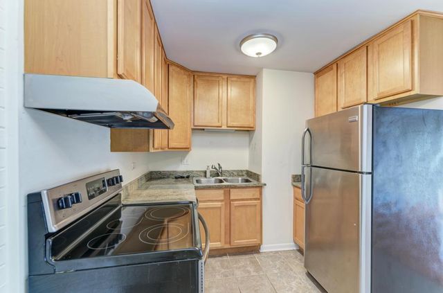 7428 WASHINGTON Street 605, Forest Park, IL 60130