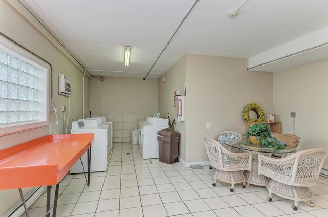 7428 WASHINGTON Street 605, Forest Park, IL 60130
