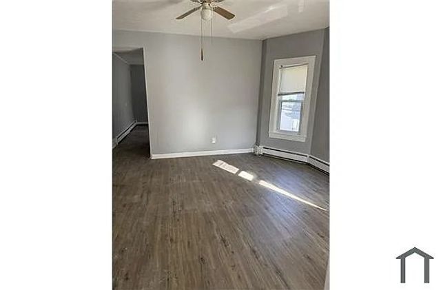 25 W Wyoming Ave 6, Melrose, MA 02176