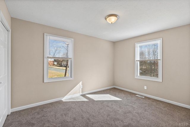 128 Walnut Street, Amherst, VA 24521