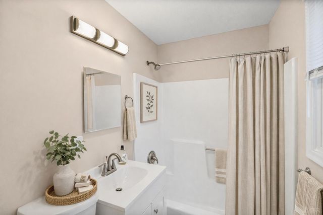 128 Walnut Street, Amherst, VA 24521