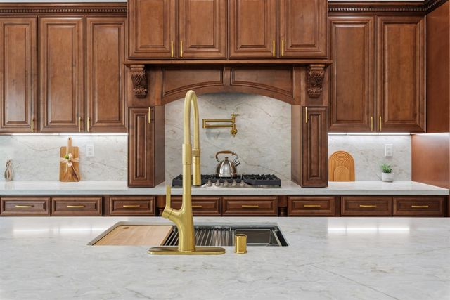 2009 Robin Hood Ln, Merced, CA 95340