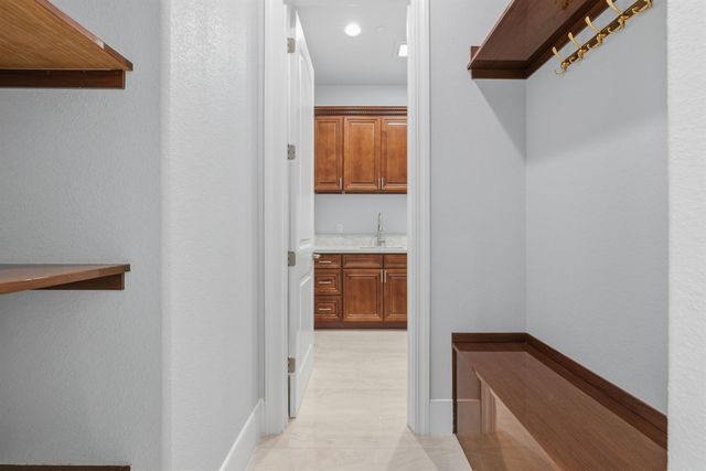 2009 Robin Hood Ln, Merced, CA 95340