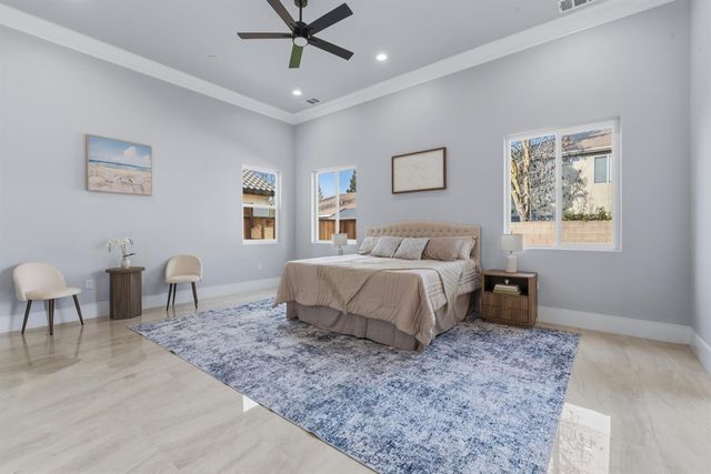 2009 Robin Hood Ln, Merced, CA 95340