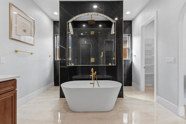 2009 Robin Hood Ln, Merced, CA 95340