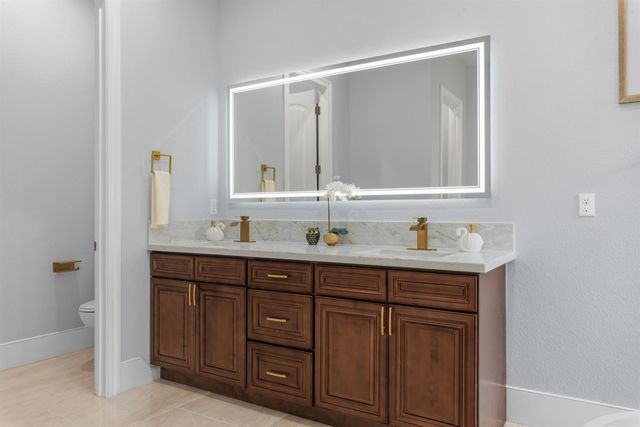 2009 Robin Hood Ln, Merced, CA 95340