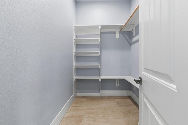 2009 Robin Hood Ln, Merced, CA 95340