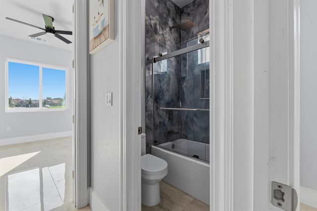 2009 Robin Hood Ln, Merced, CA 95340