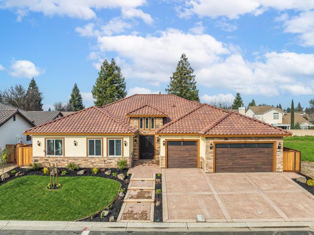 2009 Robin Hood Ln, Merced, CA 95340