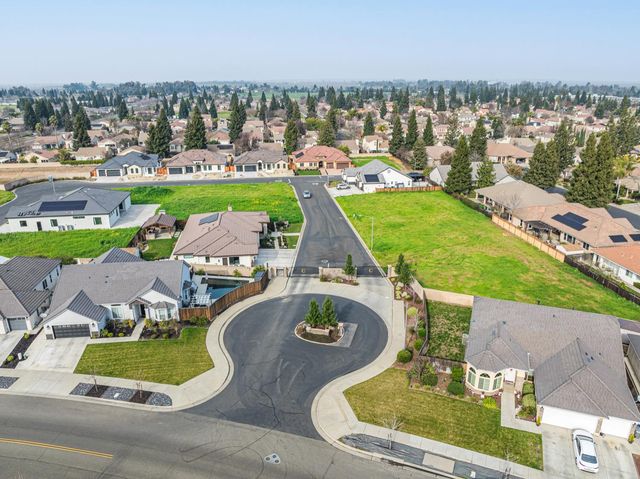 2009 Robin Hood Ln, Merced, CA 95340