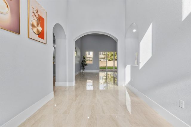 2009 Robin Hood Ln, Merced, CA 95340