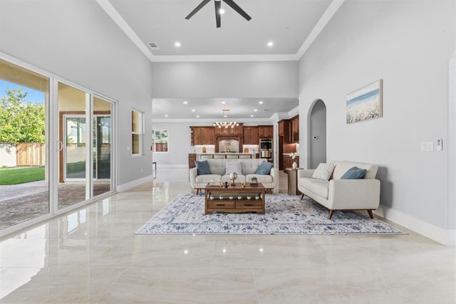 2009 Robin Hood Ln, Merced, CA 95340