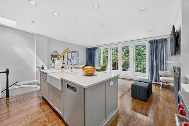 9 Holyoke Street 4, Boston, MA 02116