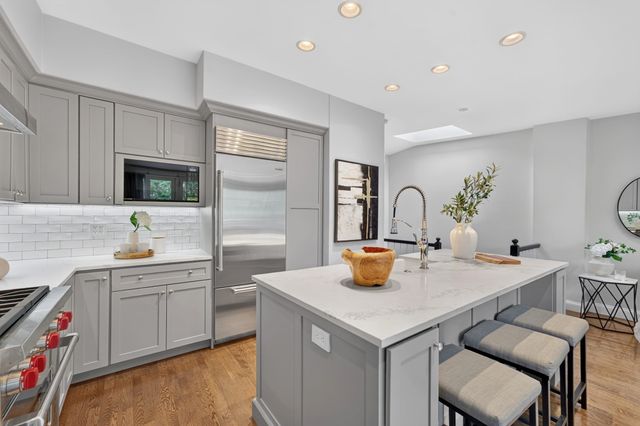 9 Holyoke Street 4, Boston, MA 02116