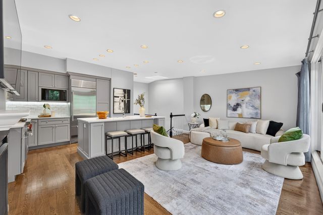 9 Holyoke Street 4, Boston, MA 02116