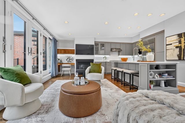 9 Holyoke Street 4, Boston, MA 02116