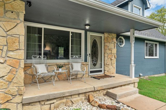 830 N Briarwood Rd, Derby, KS 67037