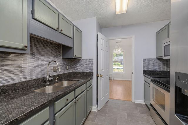 1015 W Sherwood Drive, Sumter, SC 29153