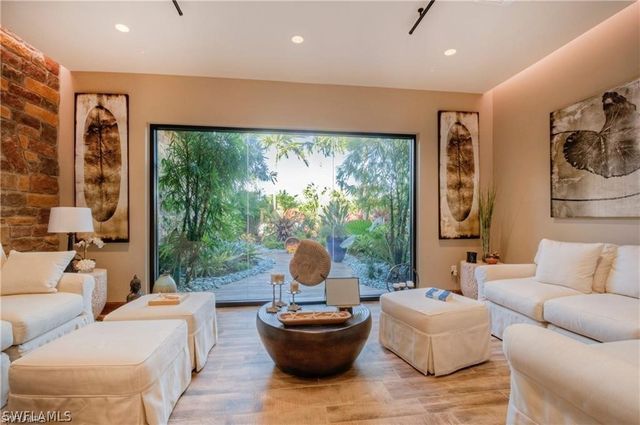 9433 Benvenuto CT 5-101, Naples, FL 34119