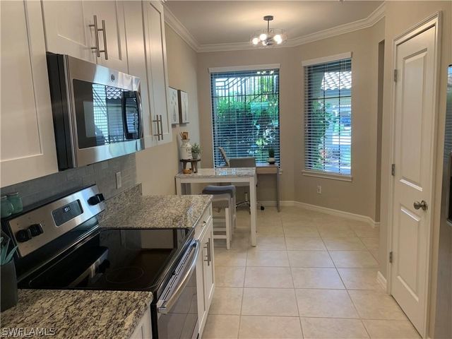 9433 Benvenuto CT 5-101, Naples, FL 34119