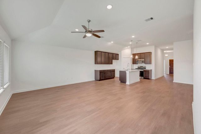 1090 Garnet Star Drive, La Marque, TX 77568