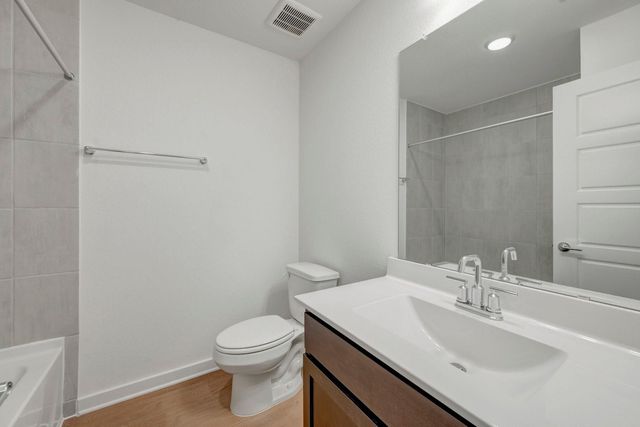 1090 Garnet Star Drive, La Marque, TX 77568