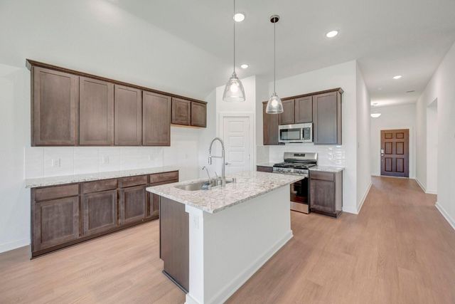 1090 Garnet Star Drive, La Marque, TX 77568
