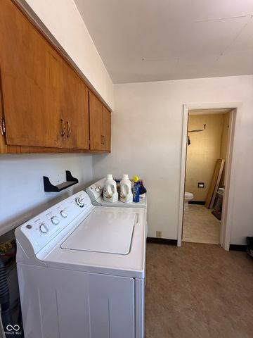 8200 W Lone Beech Drive, Muncie, IN 47304