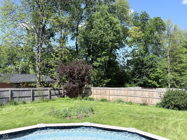 8200 W Lone Beech Drive, Muncie, IN 47304