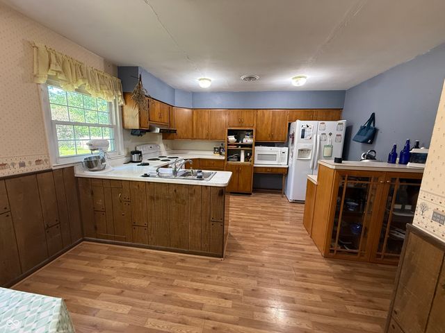 8200 W Lone Beech Drive, Muncie, IN 47304