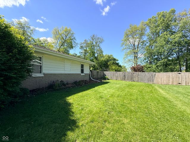 8200 W Lone Beech Drive, Muncie, IN 47304