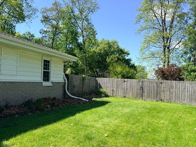 8200 W Lone Beech Drive, Muncie, IN 47304