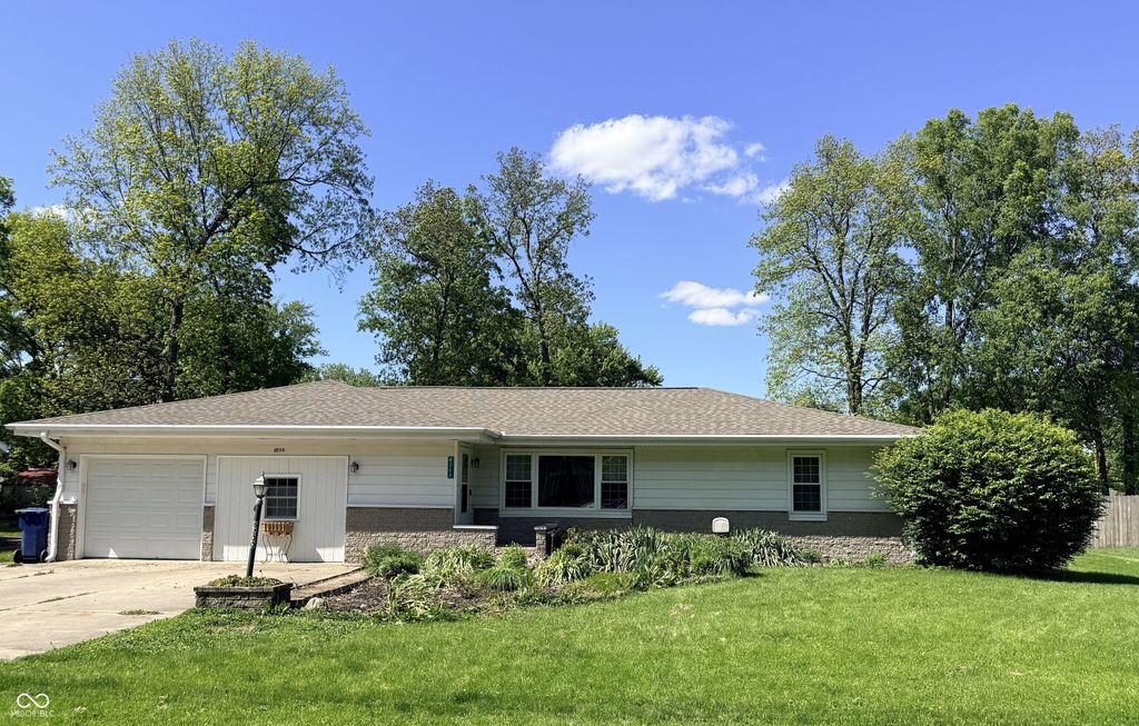 8200 W Lone Beech Drive, Muncie, IN 47304