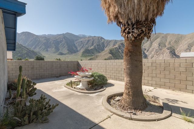 15780 La Vida, Palm Springs, CA 92262