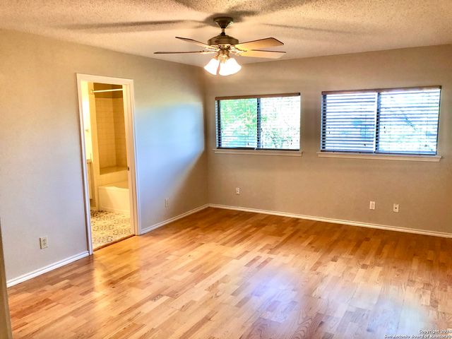 1 CHAPARRAL HILL DR, Boerne, TX 78006