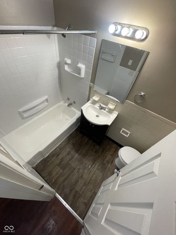 4131 N Edmondson Avenue, Indianapolis, IN 46226