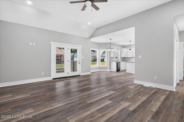 207 Bischoff Way, Shepherdsville, KY 40165