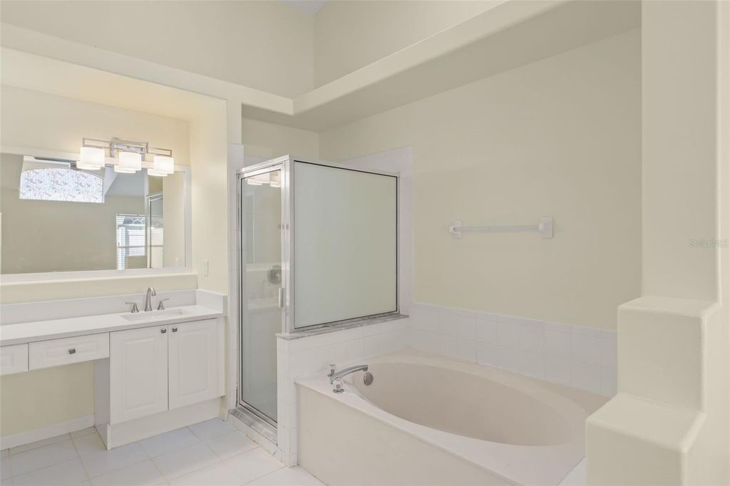 Image 14 of property listing at 6865 BOUGAINVILLEA CRESCENT DRIVE, Orlando, FL 32809