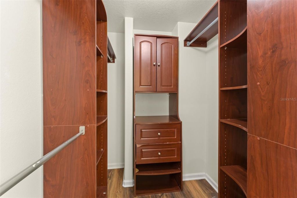 Image 16 of property listing at 6865 BOUGAINVILLEA CRESCENT DRIVE, Orlando, FL 32809