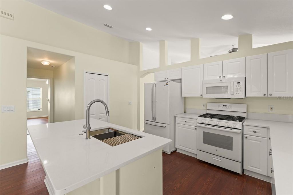 Image 28 of property listing at 6865 BOUGAINVILLEA CRESCENT DRIVE, Orlando, FL 32809