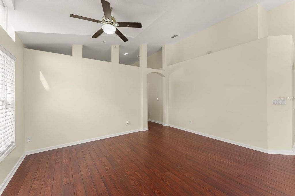 Image 8 of property listing at 6865 BOUGAINVILLEA CRESCENT DRIVE, Orlando, FL 32809
