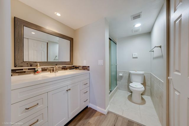 1528 Whitehall Drive 303, Davie, FL 33324