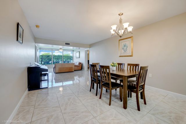 1528 Whitehall Drive 303, Davie, FL 33324