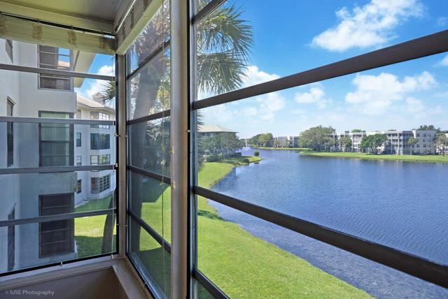 1528 Whitehall Drive 303, Davie, FL 33324