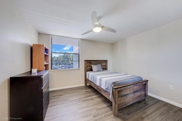 1528 Whitehall Drive 303, Davie, FL 33324