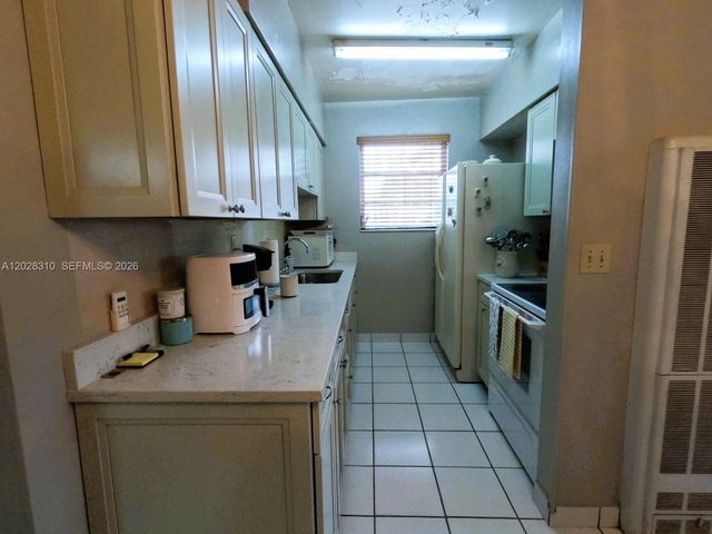 252 E 37th Street, Hialeah, FL 33013