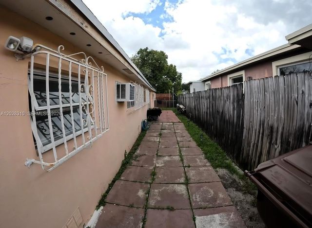 252 E 37th Street, Hialeah, FL 33013