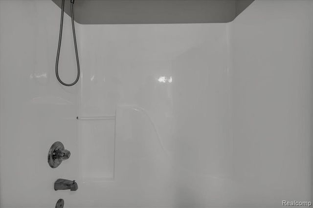 23676 Lori Drive, Flat Rock, MI 48134