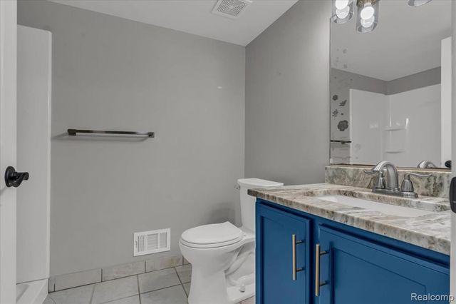 23676 Lori Drive, Flat Rock, MI 48134